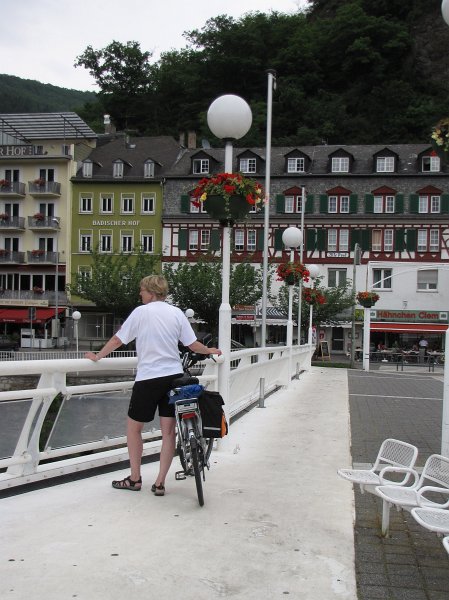 frouwkje in bad ems.jpg - De tocht gaat voorbij Nassau naar Bad Ems. Een kuuroord waar oa keizer Wilhelm I en tsaar Alexander II verbleven.